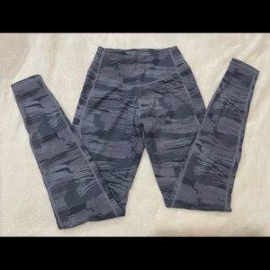 Alphalete Surface Pocket leggings